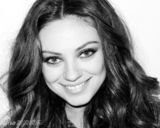 组图：“黑天鹅”米拉-库尼斯最新写真秀青春风