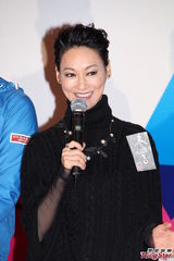 组图：惠英红新片《冬恋望日》与韩星演母子