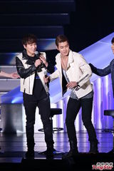 组图：SJ-M赴台中文大升级 动感舞曲High翻全场