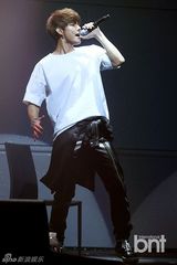 组图：韩团HISTORY举行首张迷你专辑Showcase