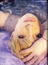 组图：滨崎步新娘装似芭比 爆乳装上围丰满