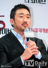 组图：金宣儿新片《THE FIVE》发布秀S曲线