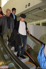 组图：李秉宪访港宣传电影 电梯失灵虚惊一场