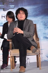 组图：《雪国列车》导演奉俊昊来华宣传