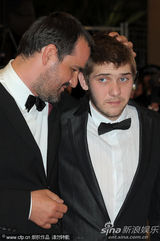 幻灯图集：《温柔的儿子》首映 女星雷人打扮出位