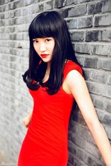 高清组图：周楚楚夏日复古写真 纯色红裙柔美诱惑