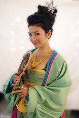 高清：黄奕《武林笑传》造型 风情演绎女掌柜