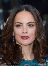 组图：女星贝热尼丝-贝乔与导演阿斯哈亮相