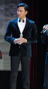 组图：谭耀文亮相慈善晚宴呼吁社会相信爱