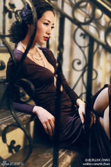 组图：韩雪情人节大片曝光 浪漫复古尽显妩媚