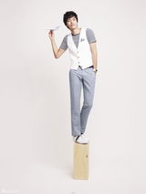 高清组图：韩星李民基夏装写真干练帅气