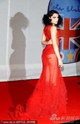 组图：Jessie J透视裙极尽诱惑 登台为火星哥颁奖