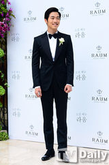 组图：韩星金载沅奉子成婚 宝宝取名heaven