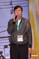 高清图：张智霖等齐聚音乐汇展颁奖 容祖儿夺九奖