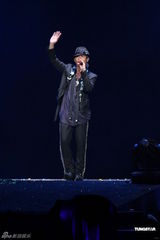 组图：周杰伦赞蔡依林漂亮 王力宏罗志祥助阵颁奖礼