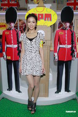 组图：薛凯琪送父亲护肤品 曝杜汶泽美国养病