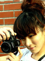 幻灯图：何彦霓自拍清纯写真 展活泼可爱面