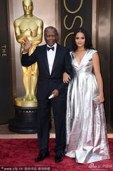 组图：第86届奥斯卡红毯 西德尼-波蒂埃现身