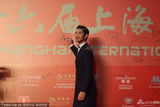 组图：上海电影节开幕 高以翔金荷娜携手走红毯