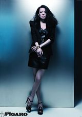 高清图：舒淇冷艳造型登封面 烟熏妆容别样性感