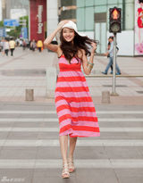 组图：杨梅街拍写真清新灵动夏日绽放