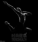 组图：夏雨率十男星半裸拍写真 展现男人身体态度