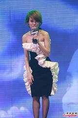 组图：2012新城劲爆颁奖礼 容祖儿高空献唱