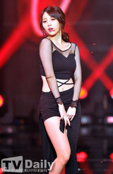 组图：韩团劲歌热舞 Girls Day热辣秀腿