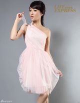 组图：陈紫函皮装大片酷帅有型 《杨门女将》扮英雄