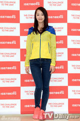 组图：韩团SISTAR出席粉名会造型休闲