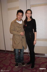 组图：陈浩民为爱女摆百日宴 自称戒酒又戒夜生活