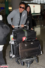 组图：TVB艺人赴马来西亚领奖 杨怡罗仲谦双获奖