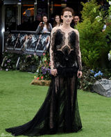 高清图：《白雪公主与猎人》伦敦首映 塞隆美艳