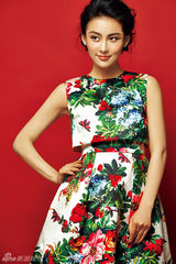 组图：贾青新年暖意写真 甜美俏皮春意盎然