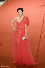 组图：秦海璐成金马奖最佳编剧 自己为自己颁奖