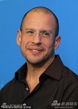 高清：《口红》发布会 导演乔纳森“斗鸡眼”耍宝