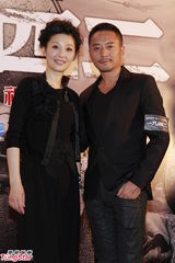 组图：冯小刚徐帆携《一九四二》香港首映