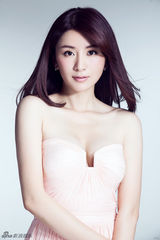 组图：刘庭羽清秀写真 性感露肩展女神气质