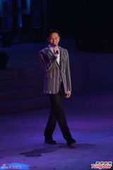 组图：张智霖重临福地 吴雨霏拒提旧受余文乐