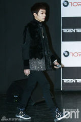 组图：韩团TeenTop以首尔为起点展开世界巡演