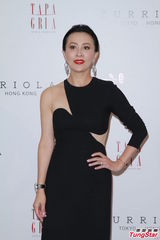 组图：刘嘉玲梁朝伟恩爱现身粉碎冷战谣言