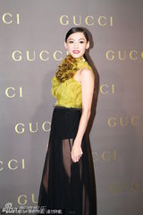 组图：张柏芝薄纱装爆奶走秀 T台姿态性感迷人