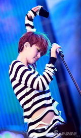 高清：热波第二天 谭维维变摇滚女张杰脱衣惹尖叫