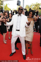 幻灯图集：《人与神》首映 艾曼纽-贝阿捧场