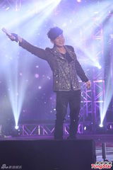 组图：严爵挑战唱跳险破音 林俊杰压轴热舞