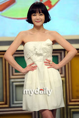 组图：韩SBS台真人秀节目将开播 李英雅甜美主持