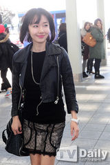 组图：宋智孝成宥利韩智慧便装现身机场赴香港