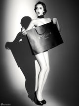 组图：曹阳黑白写真 光影曲线诱惑