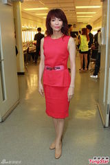 组图：港版《我是歌手》热拍 巫启贤个唱邀选手