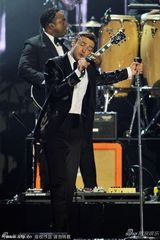 组图：小天王贾斯汀汀布莱克激情献艺